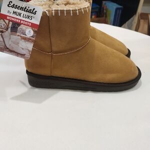 MUK LUKS Women's Tatum Winter Boots Size 6 Water Resistant Faux Fur